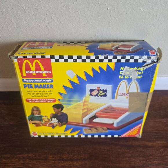 Vintage 1993 McDonald's Happy Meal Magic Pie Maker in Box - COMPLETE - Picture 1 of 8
